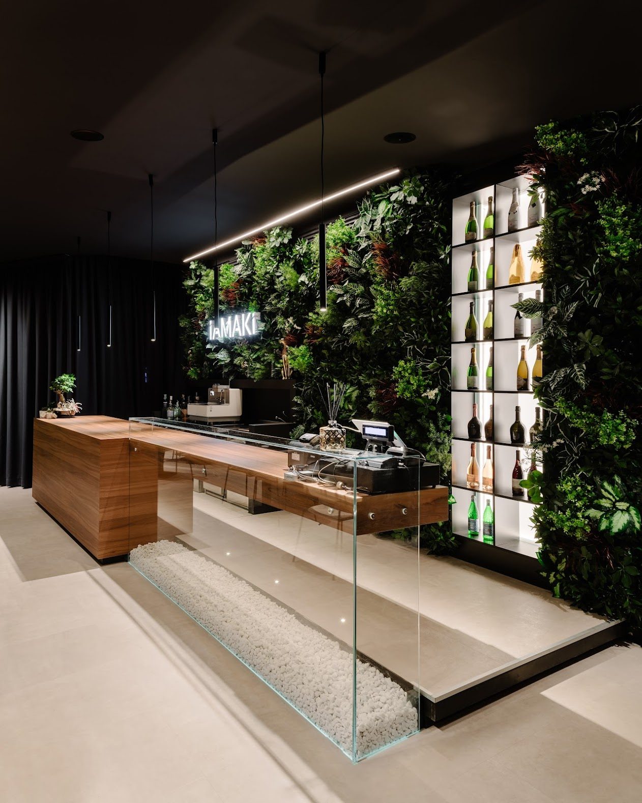 [Immagine di un giardino verticale artificiale]